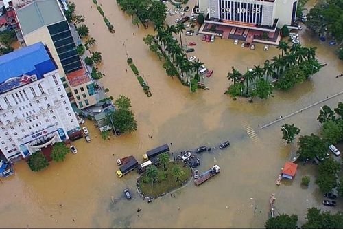 Thừa Thiên – Huế: Hơn 11 nghìn ngôi nhà bị ngập lụt, nhiều tuyến phố biến thành sông