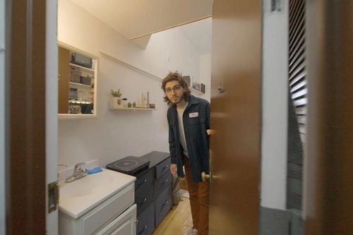 Căn hộ đắt đỏ, rộng chỉ bằng chỗ đậu xe ở New York