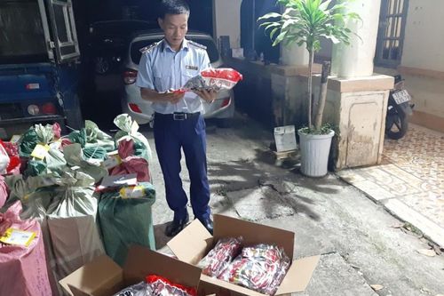 Lạng Sơn: Phát hiện số lượng lớn thực phẩm nhập lậu