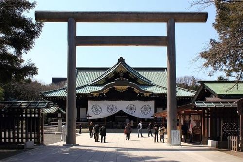 Thủ tướng Nhật Bản gửi lễ viếng tới đền Yasukuni