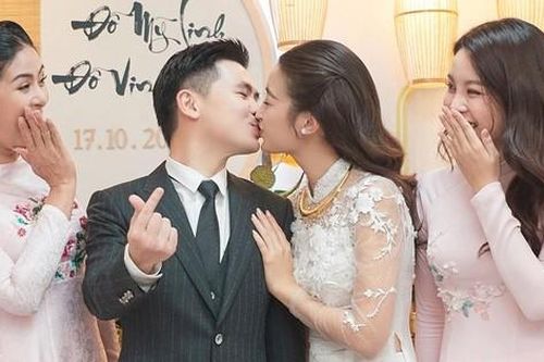Khoảnh khắc ngọt ngào của Đỗ Mỹ Linh và Chủ tịch CLB Hà Nội ở đám hỏi