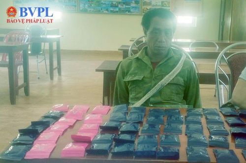 Bắt đối tượng người Lào mua bán 12.000 viên ma túy tổng hợp