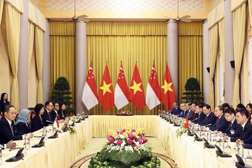 Chủ tịch nước Nguyễn Xuân Phúc hội đàm với Tổng thống Singapore