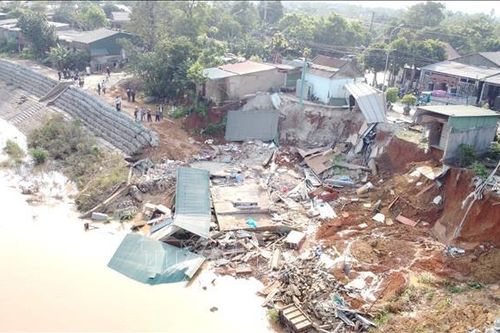 Chủ động ứng phó bão số 6 và khắc phục hậu quả mưa lũ tại miền Trung