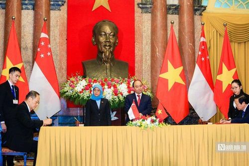 Nhiều văn kiện hợp tác giữa Việt Nam và Singapore