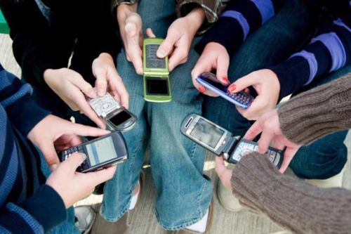 Cả nước vẫn còn hơn 26 triệu thuê bao dùng điện thoại 'cục gạch'