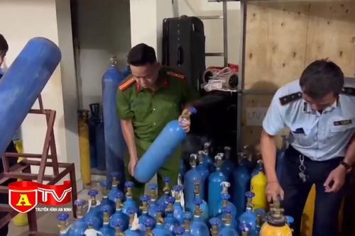 Triệt phá kho hàng chứa hơn 100 bình 'khí cười' tại Cầu Giấy