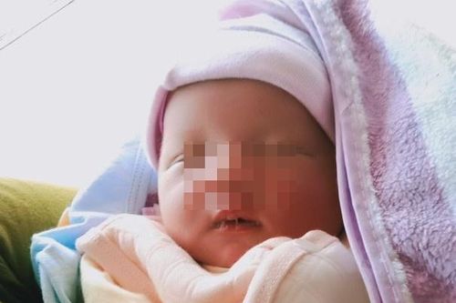 Hai bé sơ sinh bị bỏ rơi