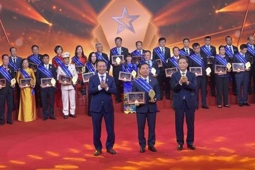 CEO May 10 được vinh danh Doanh nhân Việt Nam tiêu biểu năm 2022