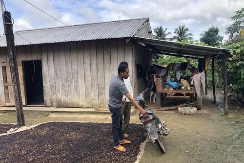 Trong men rượu, nổi tính trộm cắp tài sản