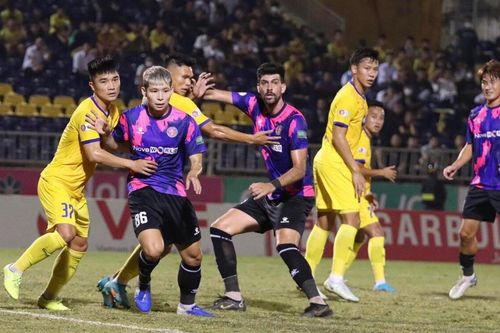 CLB SLNA bị CĐV nhà phản ứng vì thua đội bét bảng Sài Gòn FC
