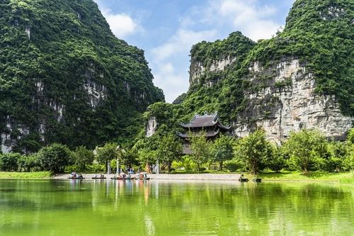 Từ ngày 14/11 - 5/12/2022: Chung kết Hoa hậu Du lịch thế giới 2022 diễn ra tại Việt Nam