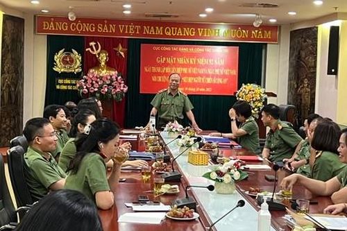 Tạo mọi điều kiện để CBCS nữ phấn đấu, giỏi việc nước, đảm việc nhà