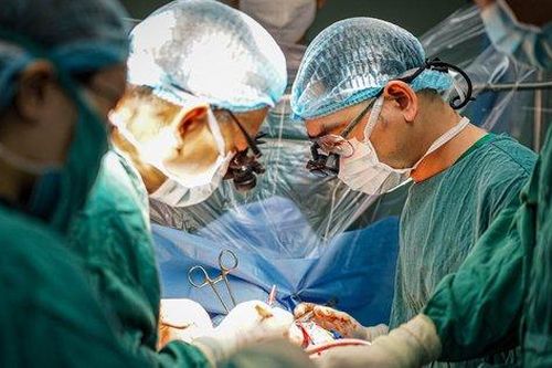 Nam thanh niên bị đâm thủng tim, ngừng tuần hoàn được cứu sống