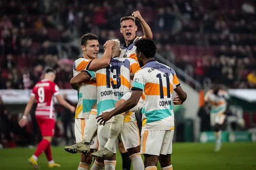 Bayern vào vòng 1/8 Cúp Quốc gia sau màn ngược dòng 'hủy diệt'