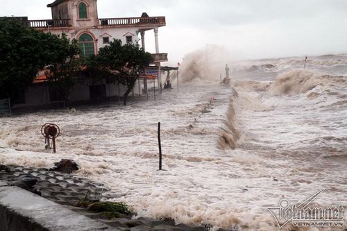 Biển Đông lại có áp thấp nhiệt đới, các tỉnh ven biển chủ động ứng phó