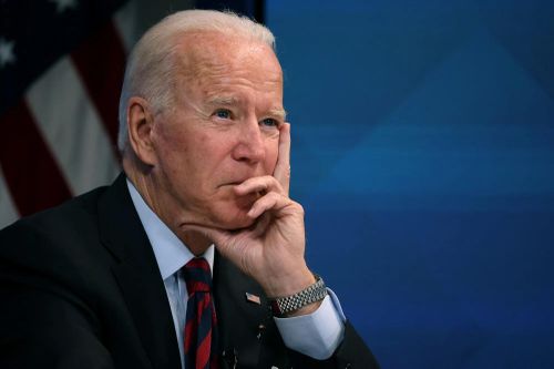 Ông Biden lo âu vì giá dầu