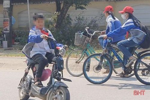 'Nhan nhản' học sinh vi phạm Luật Giao thông ở huyện miền núi Hà Tĩnh