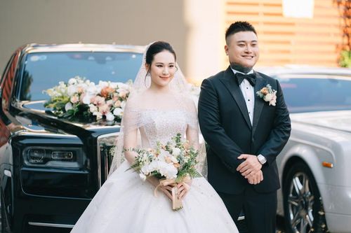 Vũ Duy Khánh hạnh phúc ngọt ngào bên vợ kém 10 tuổi