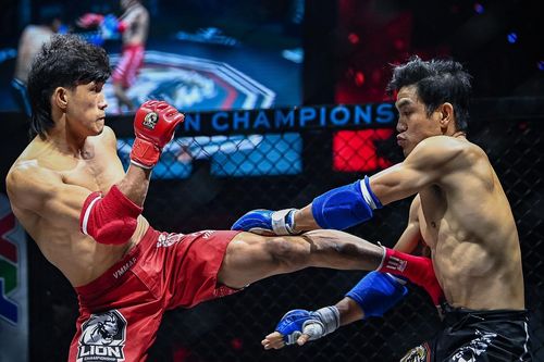 Duy Nhất đuổi đối thủ chạy quanh võ đài tại trận bán kết MMA Việt Nam