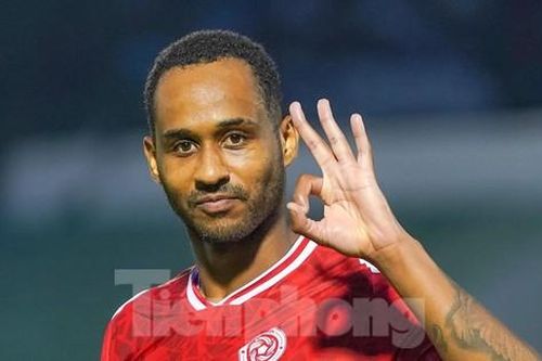 Tiền đạo Viettel nhận giải Vua phá lưới AFC Cup dù đội nhà đã bị loại