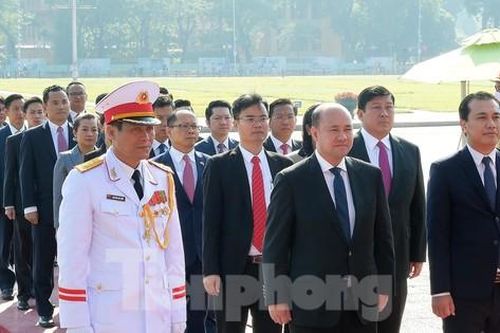 Đoàn đại biểu cấp cao T.Ư Hội LHTN Campuchia viếng Lăng Chủ tịch Hồ Chí Minh