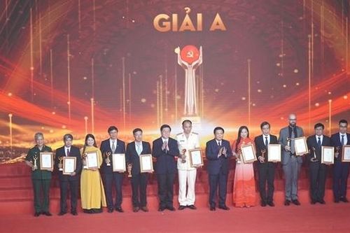 Hơn 100 tác phẩm đoạt giải Cuộc thi viết chính luận về bảo vệ nền tảng tư tưởng của Đảng
