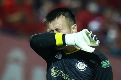 Sai lầm khó tin của cựu thủ môn U23 Việt Nam