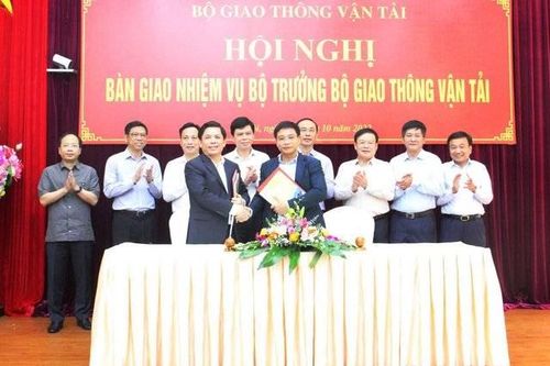 Tân Bộ trưởng Giao thông vận tải Nguyễn Văn Thắng chính thức nhận nhiệm vụ