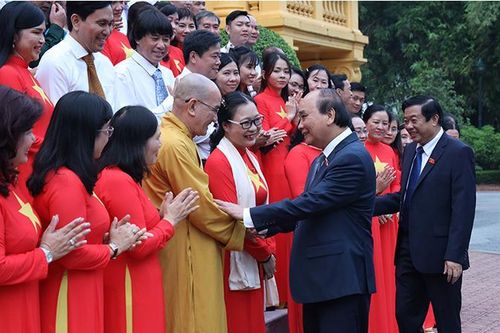 Các điển hình tiên tiến cần có khát vọng lớn, góp sức đưa Vĩnh Long phát triển bền vững