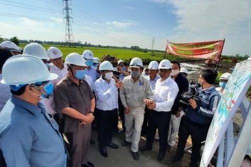 Đề nghị bàn giao mặt bằng các nút giao Dự án cao tốc Mỹ Thuận - Cần Thơ trước ngày 30-10