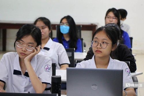 Bỏ lớp không chuyên trong trường chuyên: Rất nhân văn, cần làm ngay