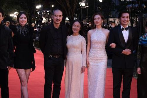 Lê Công Hoàng, Phương Anh Đào, Quang Tuấn rạng rỡ trên thảm đỏ LHP quốc tế Tokyo
