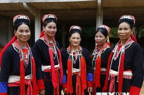 Ngắm trang phục truyền thống người Dao Thanh Y ở Tuyên Quang