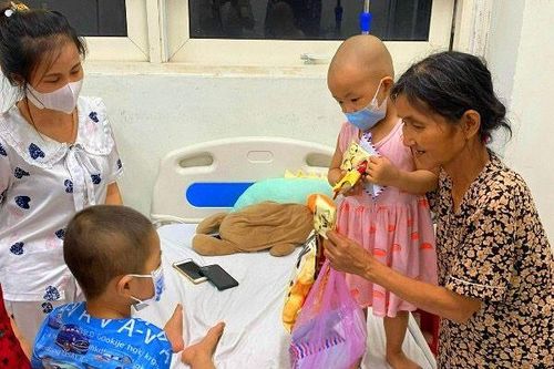 Tâm sáng giữa đời thường