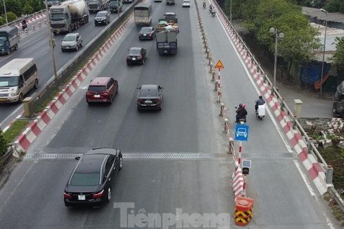 Sau điều chỉnh dải phân cách chia làn xe, giao thông cầu Thanh Trì thế nào?