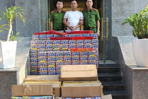 Thông tin thêm về đường dây buôn bán hơn nửa tấn pháo nổ
