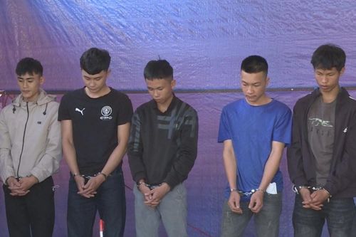 Xúi giục bạn đánh nhau, 5 thanh niên bị khởi tố hành vi giết người