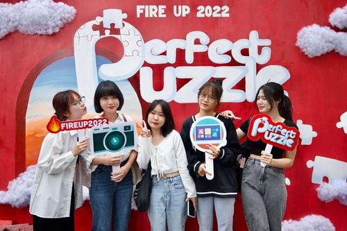 Bùng cháy ngọn lửa đam mê tại Photobooth Fire Up 2022 của sinh viên trường Báo