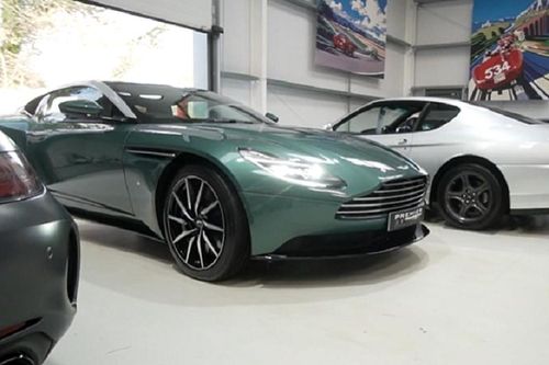 Aston Martin DB11 V8 'màu độc', gần 19 tỷ của đại gia Vũng Tàu