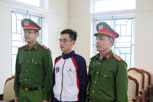 Thuê người gỡ tiền ảo mất luôn gần tỷ đồng