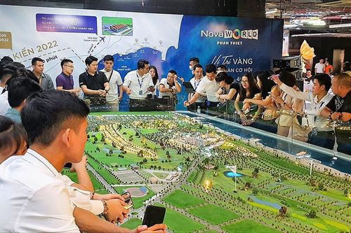 Nhà đầu tư tìm kênh trú ẩn an toàn, triển vọng lợi nhuận cao dịp cuối năm