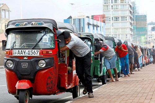 Các nước nhập khẩu dầu thô lao đao vì đồng đôla Mỹ tăng vọt