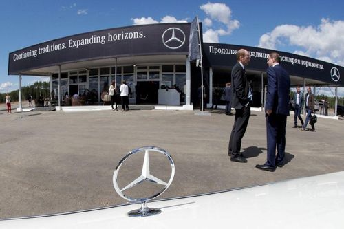Các hãng xe Ford, Mercedes - Benz nối tiếp rời thị trường Nga