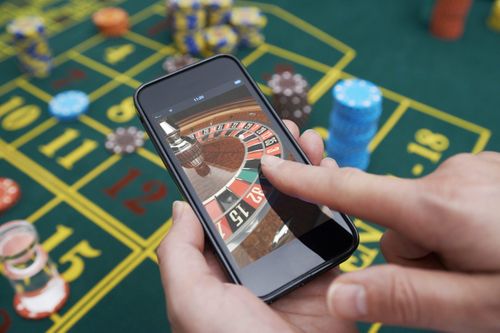 Nhà phát triển phàn nàn App Store quảng cáo ứng dụng cờ bạc