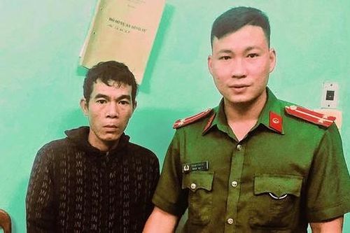 Vây bắt đối tượng truy nã trốn trong bãi vàng ở Quảng Nam