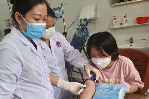 Bộ Y tế cử chuyên gia hỗ trợ Bắc Kạn kiểm soát ổ dịch sốt tại huyện Chợ Đồn