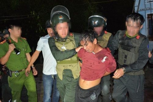 Khởi tố đối tượng dùng búa sát hại 2 ông cháu ở Quảng Nam