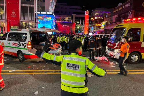 Hiện trường vụ giẫm đạp ở phố Itaewon khiến ít nhất 151 người chết