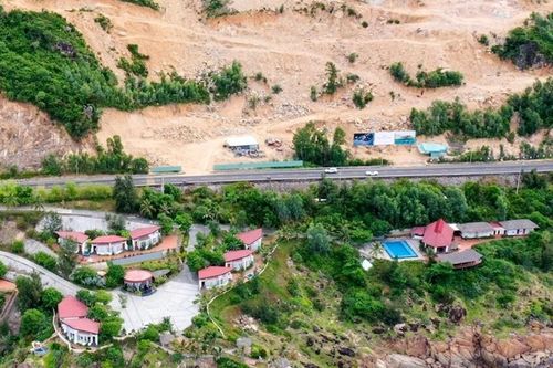Nhiều dự án du lịch ngổn ngang ven quốc lộ 1D ở Bình Định